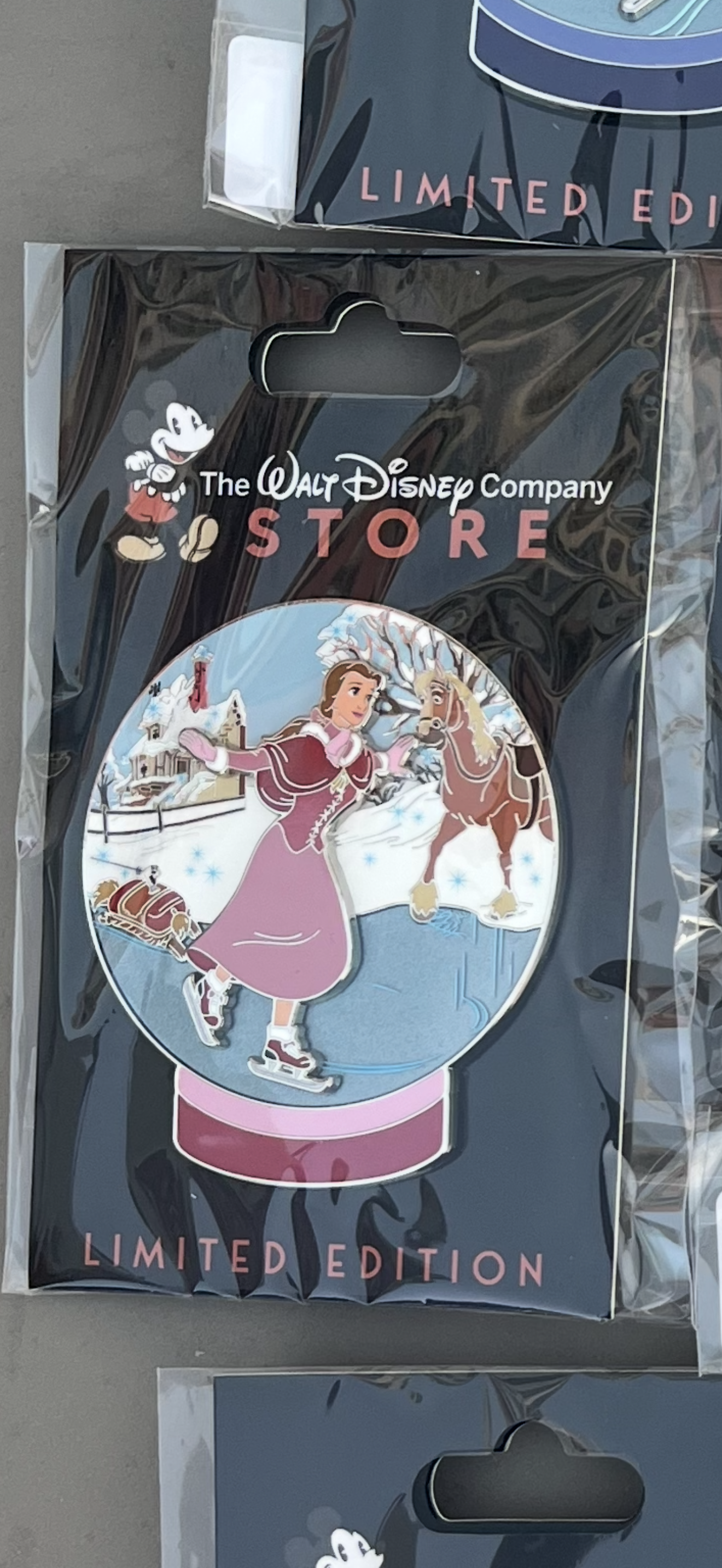 Winter Memories DEC LE 400 Belle Disney Pin
