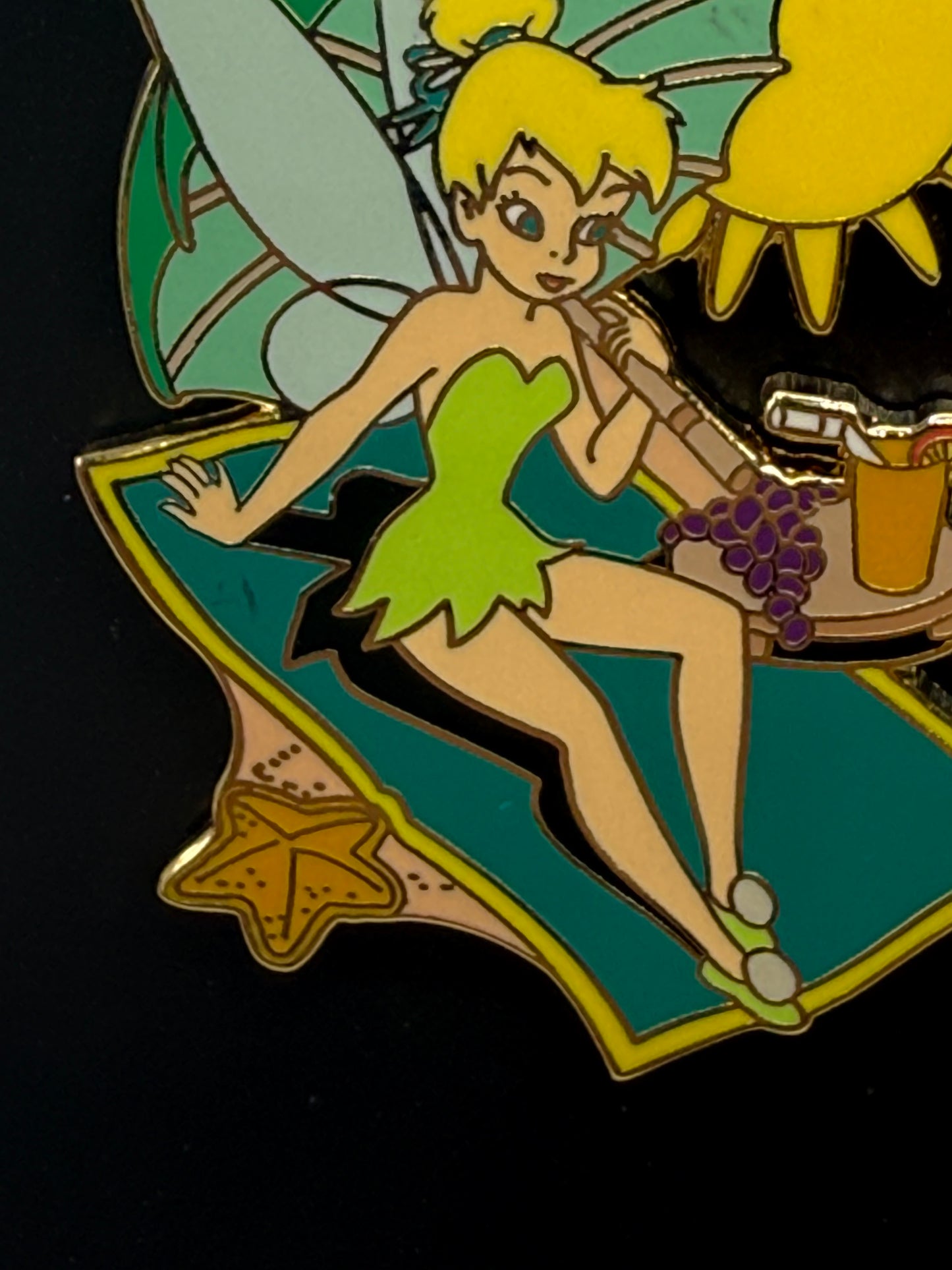 Tinker Bell Beach Auctions LE 1000 Disney Pin FLAWED
