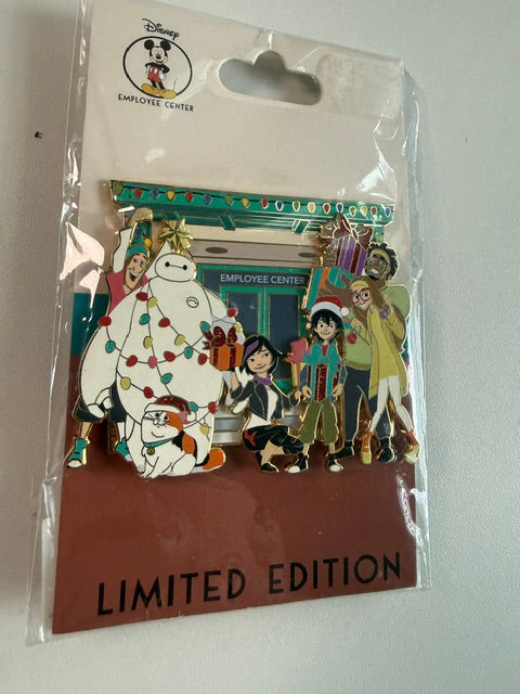 BH6 Holiday Cluster DEC LE 250 Disney Pin
