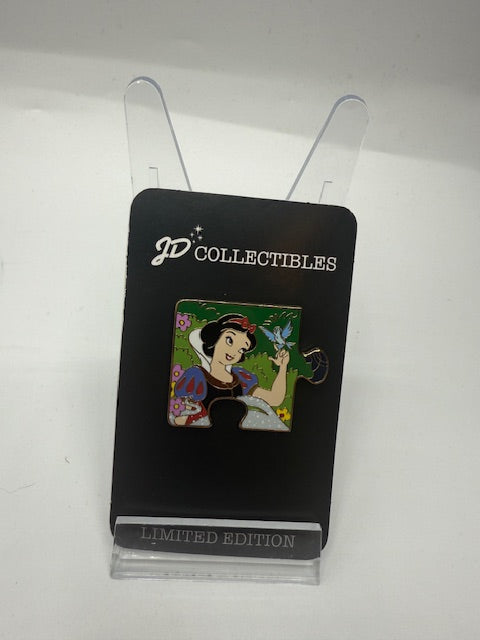 Snow White Puzzle LE 270 Disney Pin