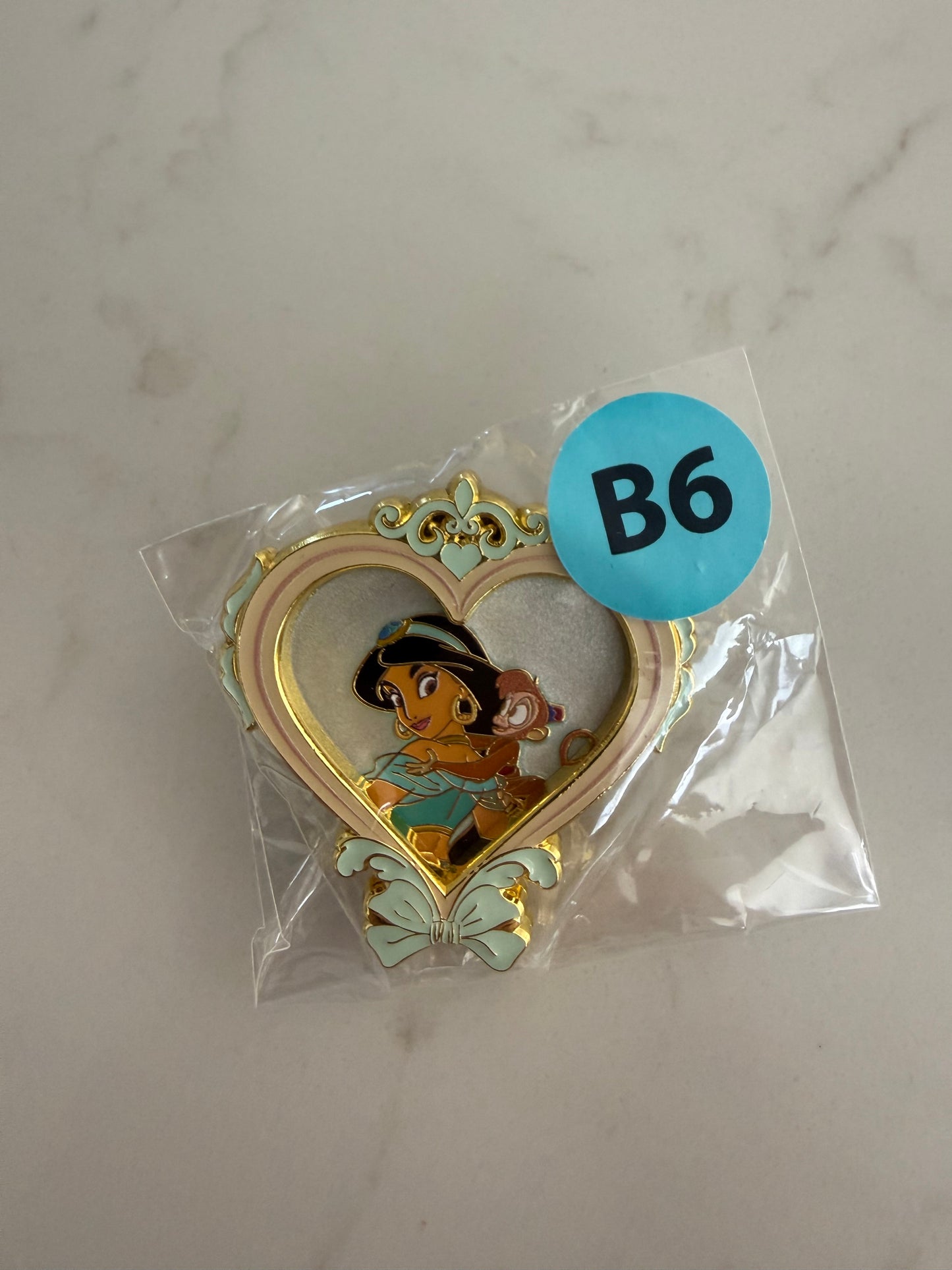 Jasmine Heart Heart Hong Kong Prize Magic LE 400 Disney Pin