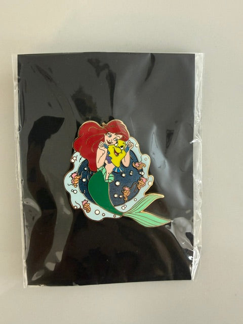 Ariel Flounder Shopping Ocean Series LE 250 Disney Pin