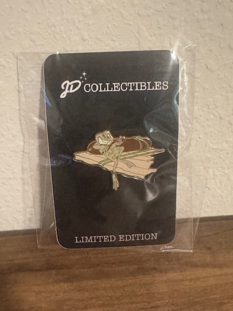 Naveen Frog Shopping LE 500 Disney Pin