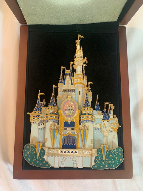 Castle Jumbo 50th Happiest Celebration LE 2000 Disney Pin