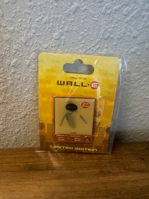 Eve Walle DSF LE 300 Disney Pin