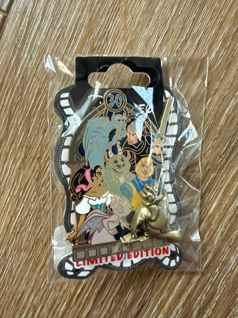 Hunchback DSSH LE 400 Disney Pin