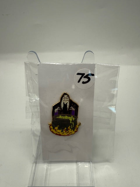 Old Hag Frame Set LE 200 Disney Pin
