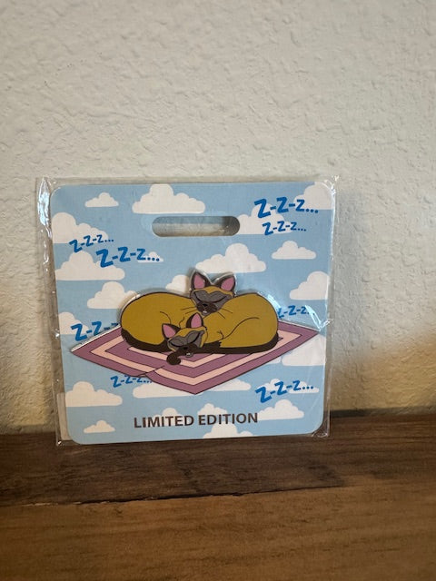 Si an Am Catnap WDI LE 300 Disney Pin