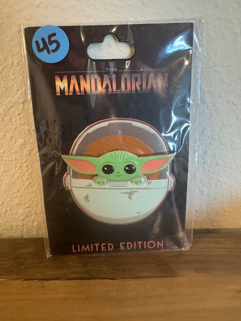 Mandalorian DEC LE 250 Disney Pin
