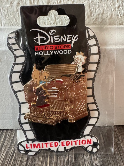 Aristocats Piano DSSH D23 LE 300 Disney Pin