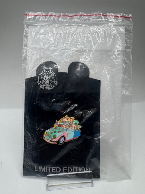 Alice Cast Shopping Car LE 250 Disney Pin
