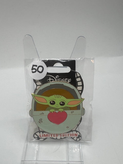 Baby Yodi Valentine DSSH LE 400 Disney Pin