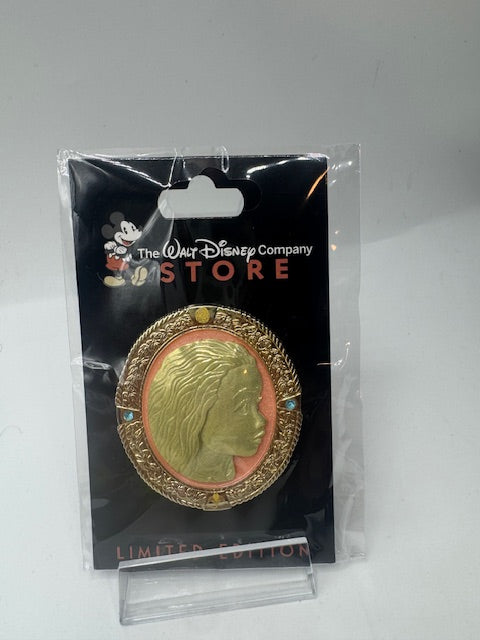 Moana DEC Cameo LE 300 Disney Pin