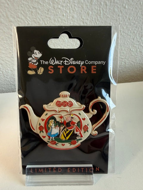 Queen Hearts Alice Teapot
