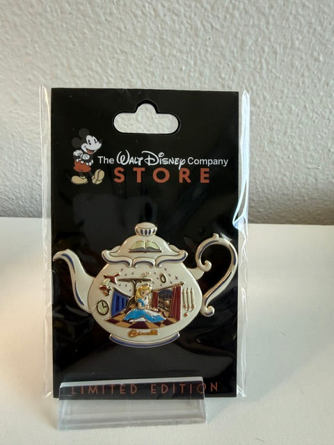 Alice Doorknob Teapot