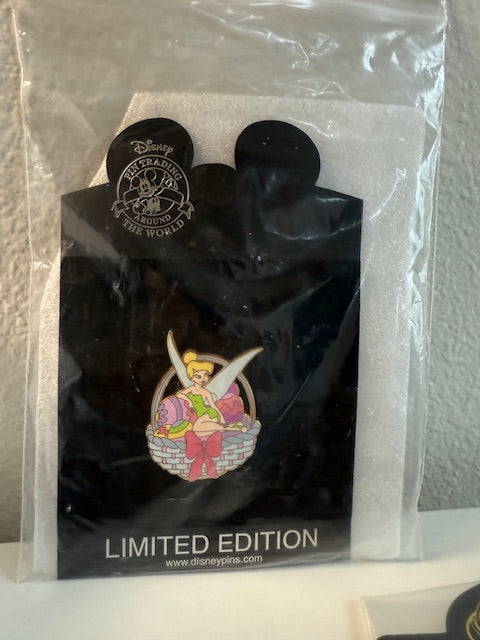 Tinker Bell Shopping Easter Basket 250 Disney Pin