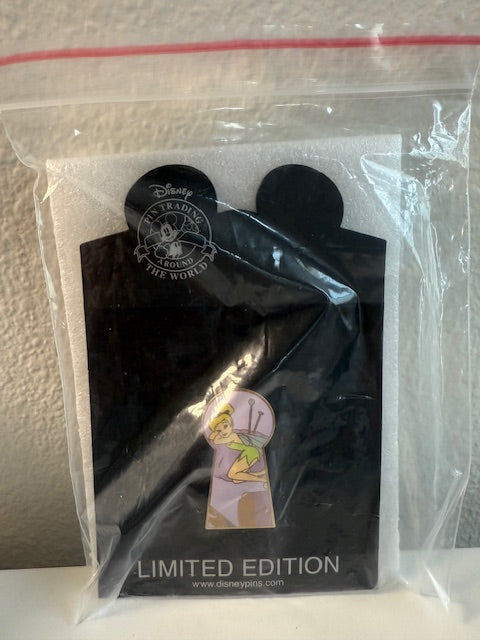 Tinker Bell Shopping key hole LE 250 Disney Pin