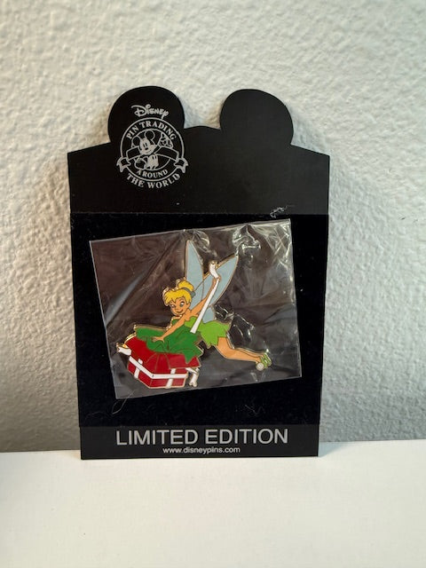 Tinker Bell Gift Mickey Shopping LE 100 Disney Pin