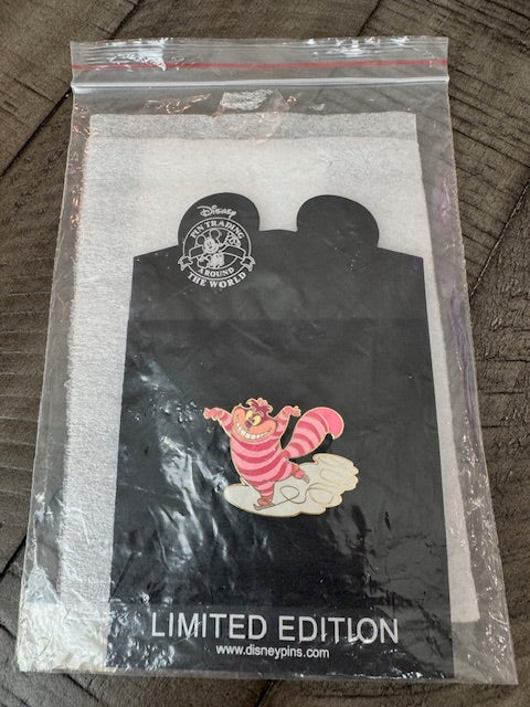 Cheshire Snow Shopping LE 250 Disney Pin