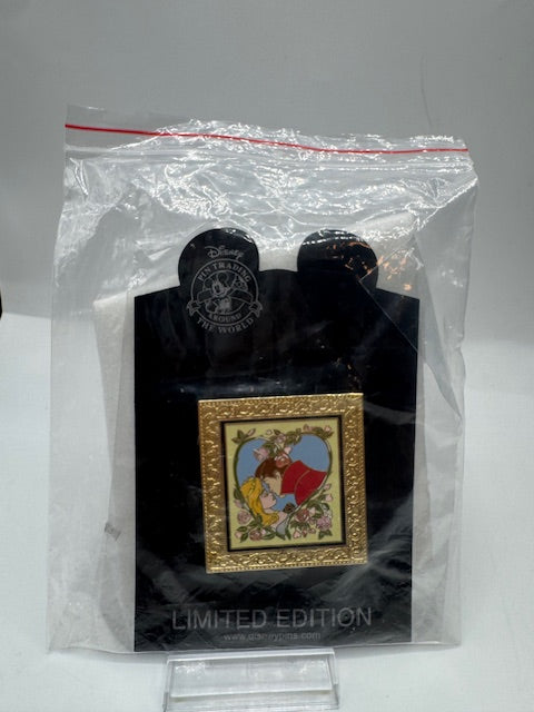 Sleeping Beauty Gomes Shopping LE 100 Disney Pin TINY PIN HOLE