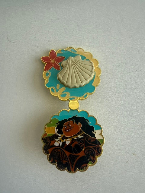 Maui Hinged Loungefly Pin