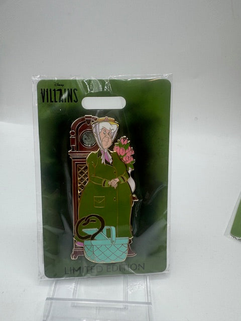 Aunt Sarah Villain D23 WDI LE 400 Disney Pin