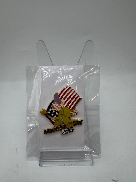 Dopey Memorial Day Auctions Flag LE 1000 Disney Pin