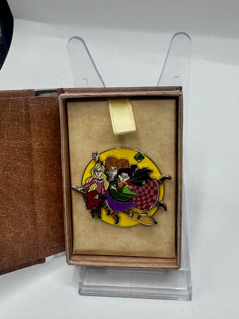 Hocus Pocus Fairytale LE 500 Disney Pin