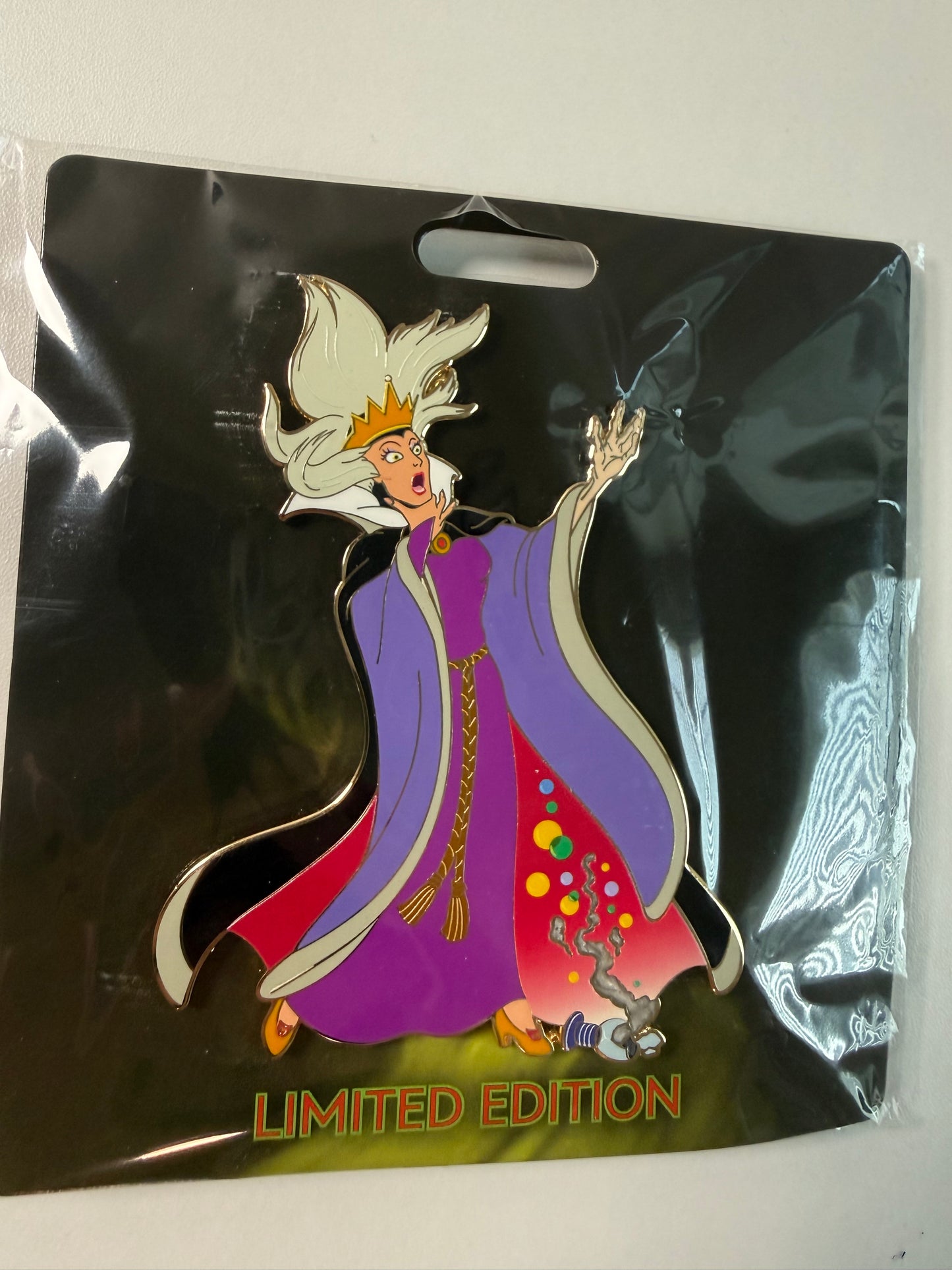 Evil Queen Villain Pin WDI LE 300 Disney Pin