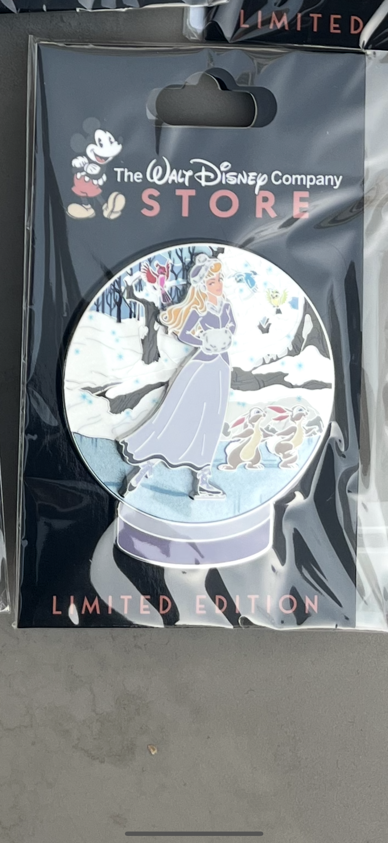 Winter Memories DEC LE 400 Briar Rose  Disney Pin