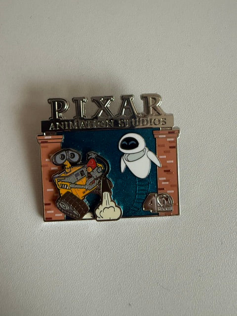 Wall-E Pixar LE 700 Disney Pin