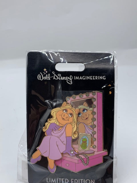 Miss Piggy Vanity WDI LE 300 Disney Pin