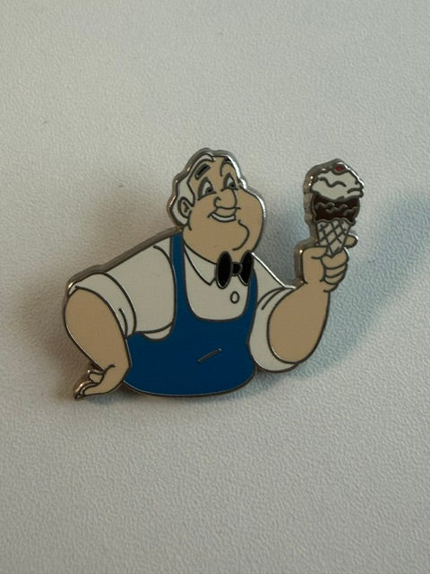 Winston Oliver PTD DSSH LE 300 Disney Pin