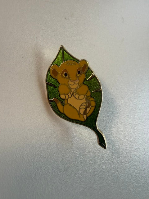 Baby Simba Leaf DSSH LE 300 Disney Pin