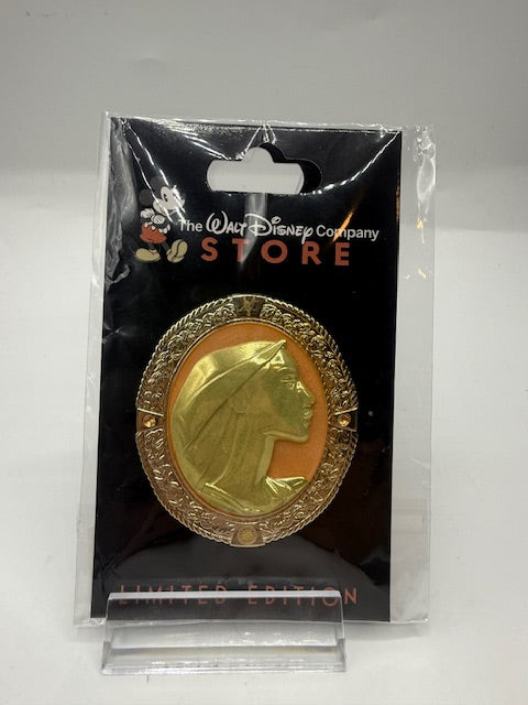 Pocahontas DEC LE 300 Cameo Disney Pin