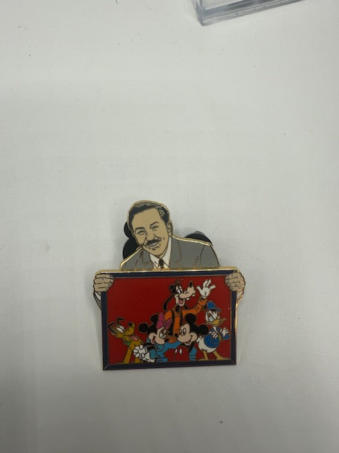 Walt Shopping Picture Family Fab 5 LE 250 Disney Pin