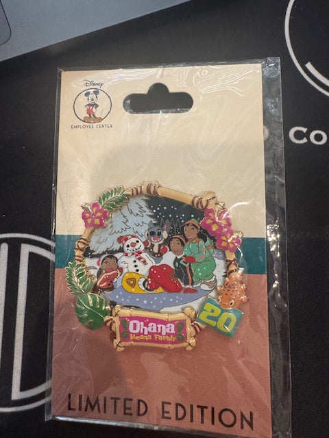 Lilo & Stitch Ohana Winter DEC LE 250 Disney Pin