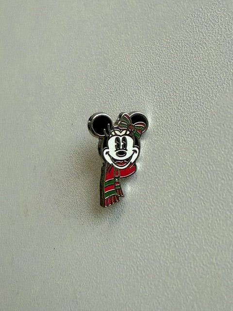 Minnie Christmas Tiny Kingdom LR Disney Pin