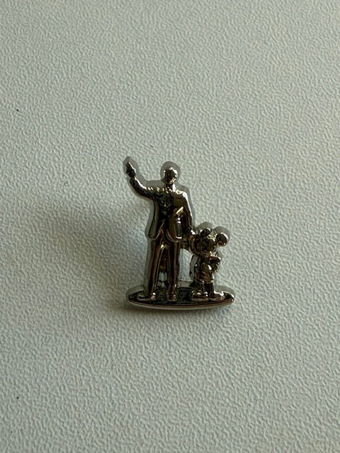 Walt Mickey Tiny Kingdom  LR Disney Pin
