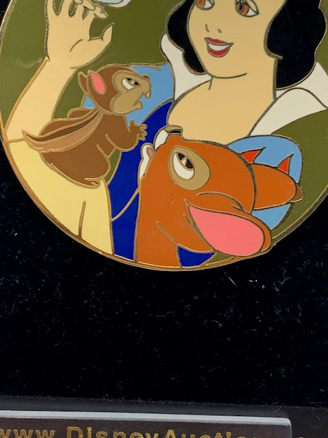 Snow White Princess Friends Auctions LE 100 Disney Pin FLAWED