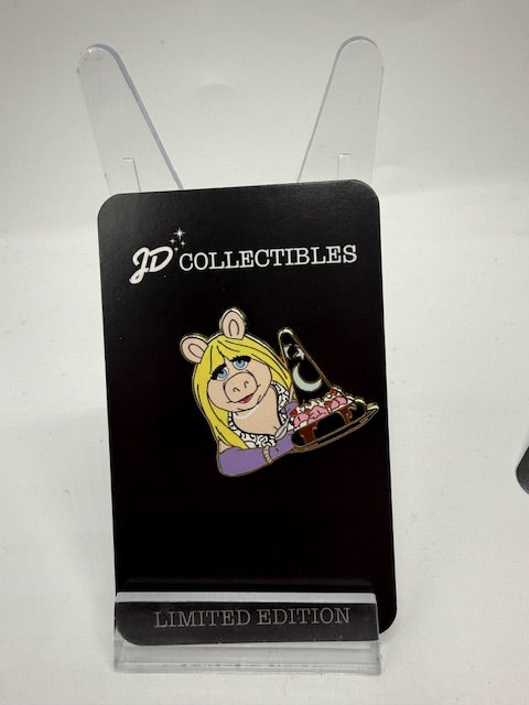 Miss Piggy PTD Muppets LE 300 Disney Pin