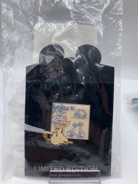 Si an Am Sketch Series Shopping LE 250 Disney Pin