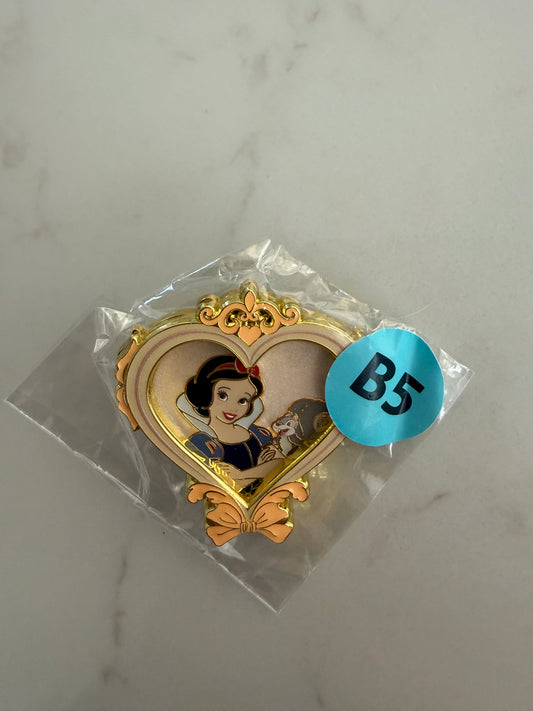 Snow Heart Hong Kong Prize Magic LE 400 Disney Pin