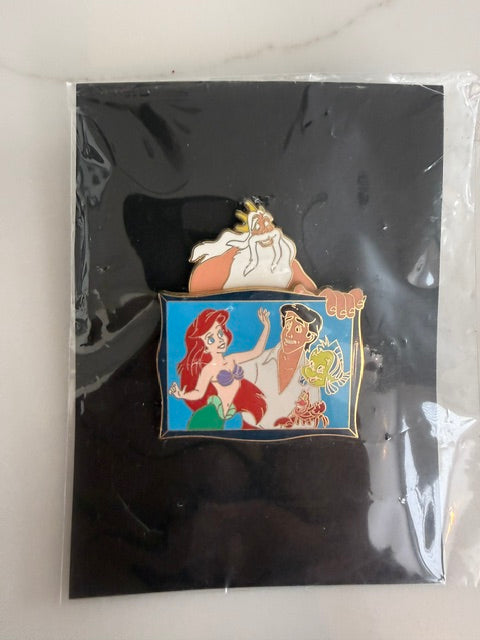 Little Mermaid Family Shopping LE 250 Disney Pin