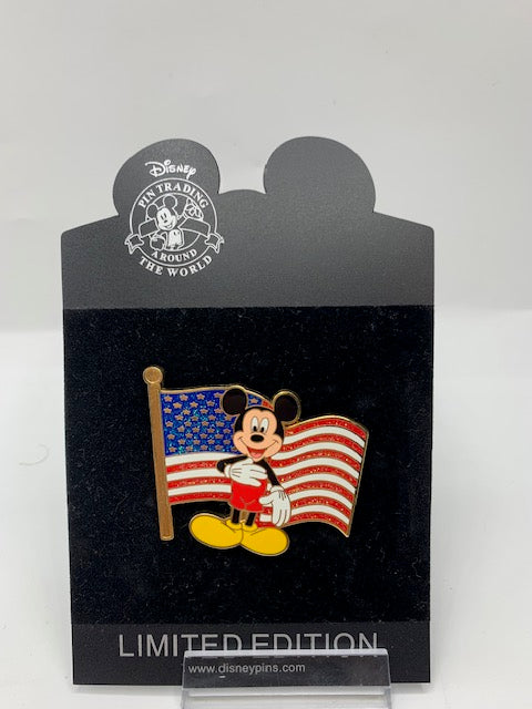 Mickey Mouse Shopping American Flag LE 125 Disney Pin
