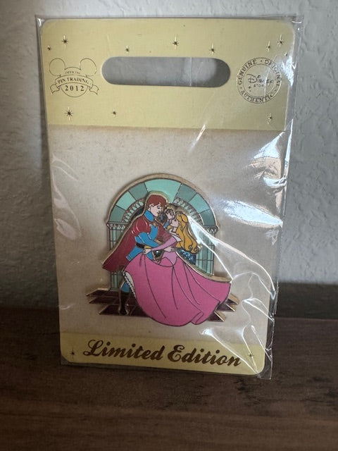 Sleeping Beauty Disney Store UK Dancing le 500 disney Pin