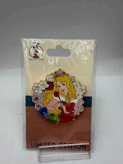 Aurora Sleeping Beauty Wreath LE 250 Disney Pin