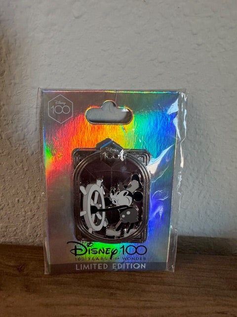Steamboat  DEC 100 LE 400 Disney Pin