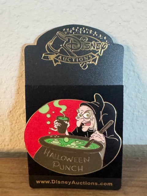 Old Hag Auctions Halloween 100 Disney Pin