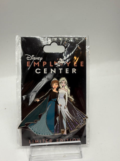Frozen Anna Elsa Finale DEC LE 250 Fashion Pin